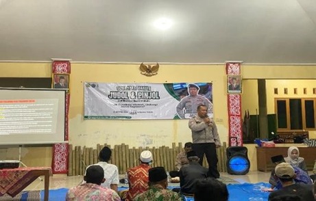 Pemaparan Materi tentang bahaya judol dan pinjol dari Kepolisian  Bp. Aiptu Sri Puryanto